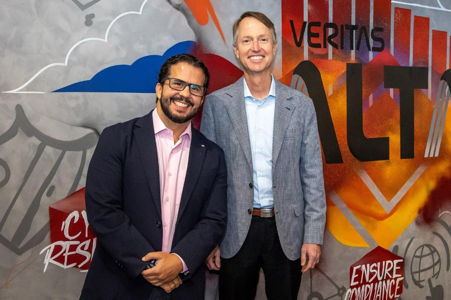 Gustavo Leite, Greg Hughes, Veritas