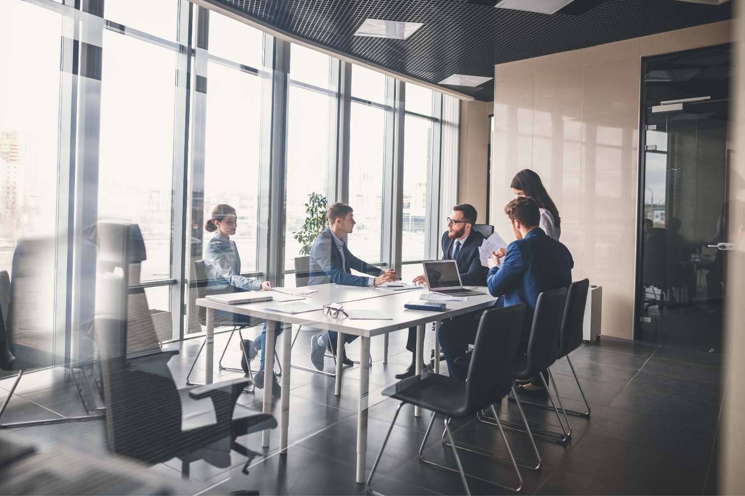 escritórios trabalho presencial