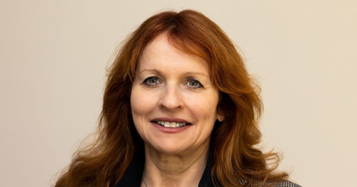 Dra. Sherry Marcus, diretora de Amazon Bedrock Science na AWS