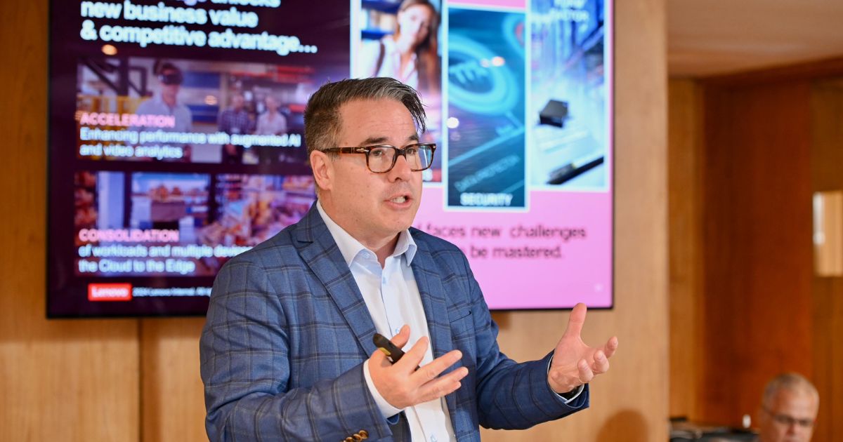 Charles Ferland, vice-presidente e general manager de Edge Computing e Telecomunicacões da Lenovo, infraestrutura de IA
