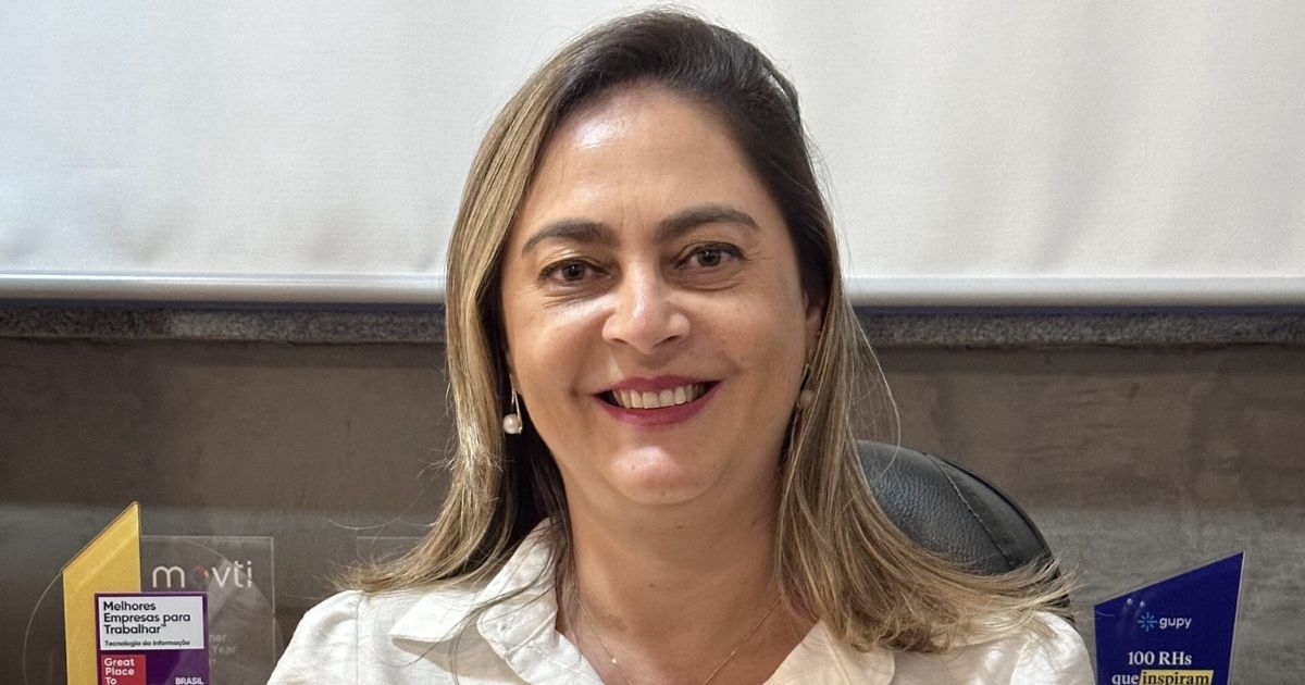 Elaine Bernardes, Leega