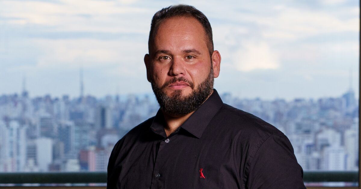 Amure Pinho é empreendedor há mais de 20 anos, já foi presidente da Associação Brasileira de Startups (Abstartups), é investidor-anjo em mais de 50 startups e fundador do Investidores.vc, plataforma de investimento em startups que já investiu mais de R$35 milhões nos últimos anos.