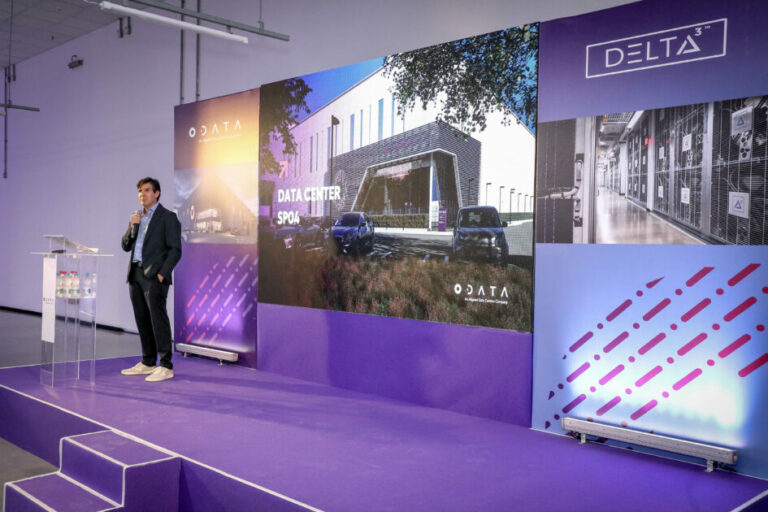 Ricardo Alário, CEO da ODATA, discursando na inauguração do sp04