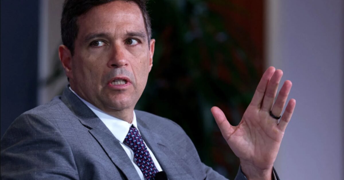 Ex-presidente do Banco Central, Roberto Campos Neto, durante evento ReutersNEXT Newsmaker, em Nova York. Imagem: REUTERS/Brendan McDermid