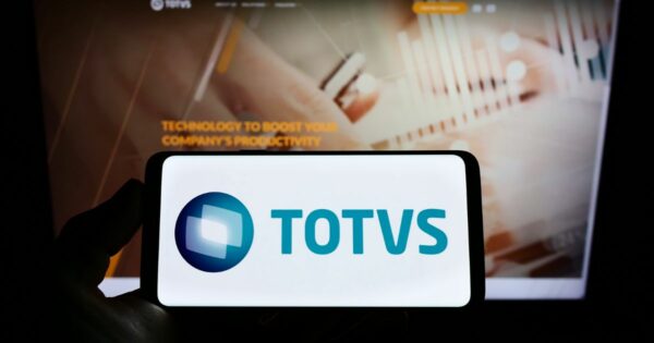 Totvs reforça presença no setor de seguros com aquisição da Agger por R$ 260 milhões